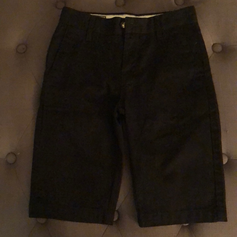 Volcom shorts NWOT